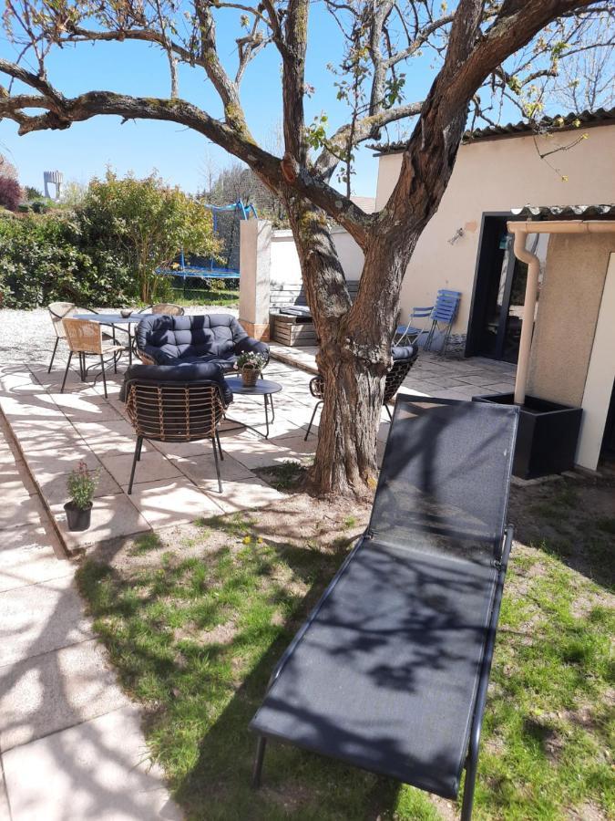 Le Clos Des Feugrais Saint-Aubin-lès-Elbeuf Exteriör bild